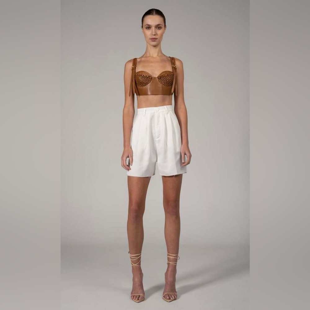 NONCHALANT LABEL SANDY SHORTS IN WHITE NWT